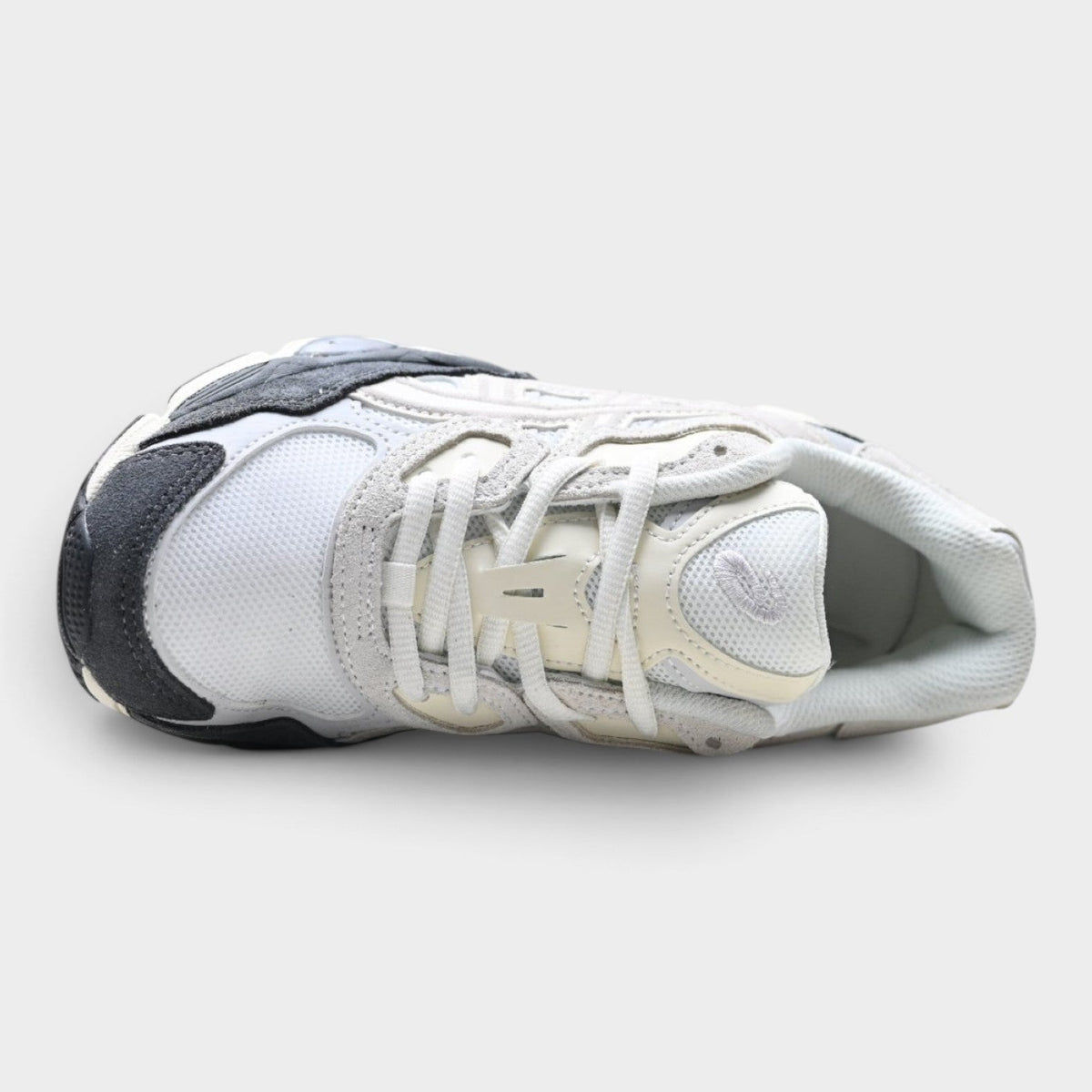 ASICS GEL-NYC Men’s SportStyle Trainers – White/Charcoal
