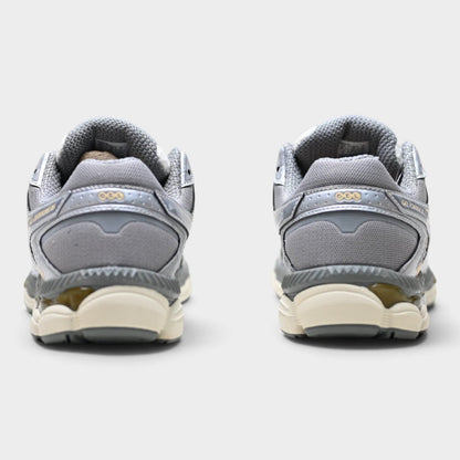 ASICS GEL-CUMULUS 16 Men's Cushioned SportStyle Trainers – Grey/Gold